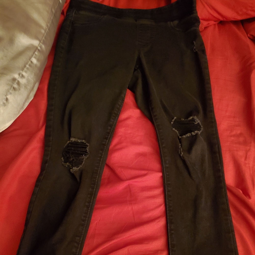 Old Navy rockstar jeggings with holes